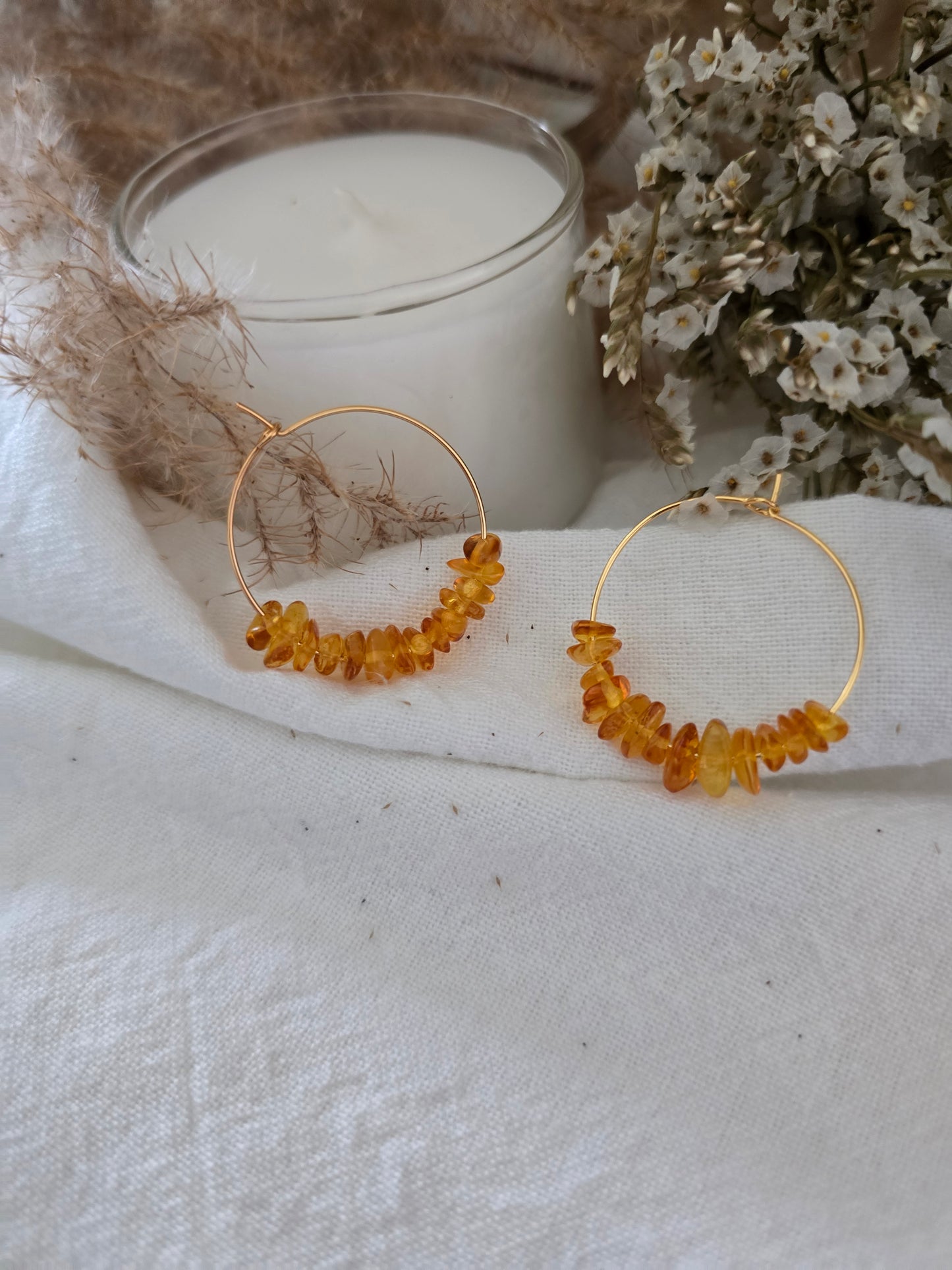 Boucles d'oreilles Créoles "Éclat d'Automne" Ambre & acier inoxydable doré