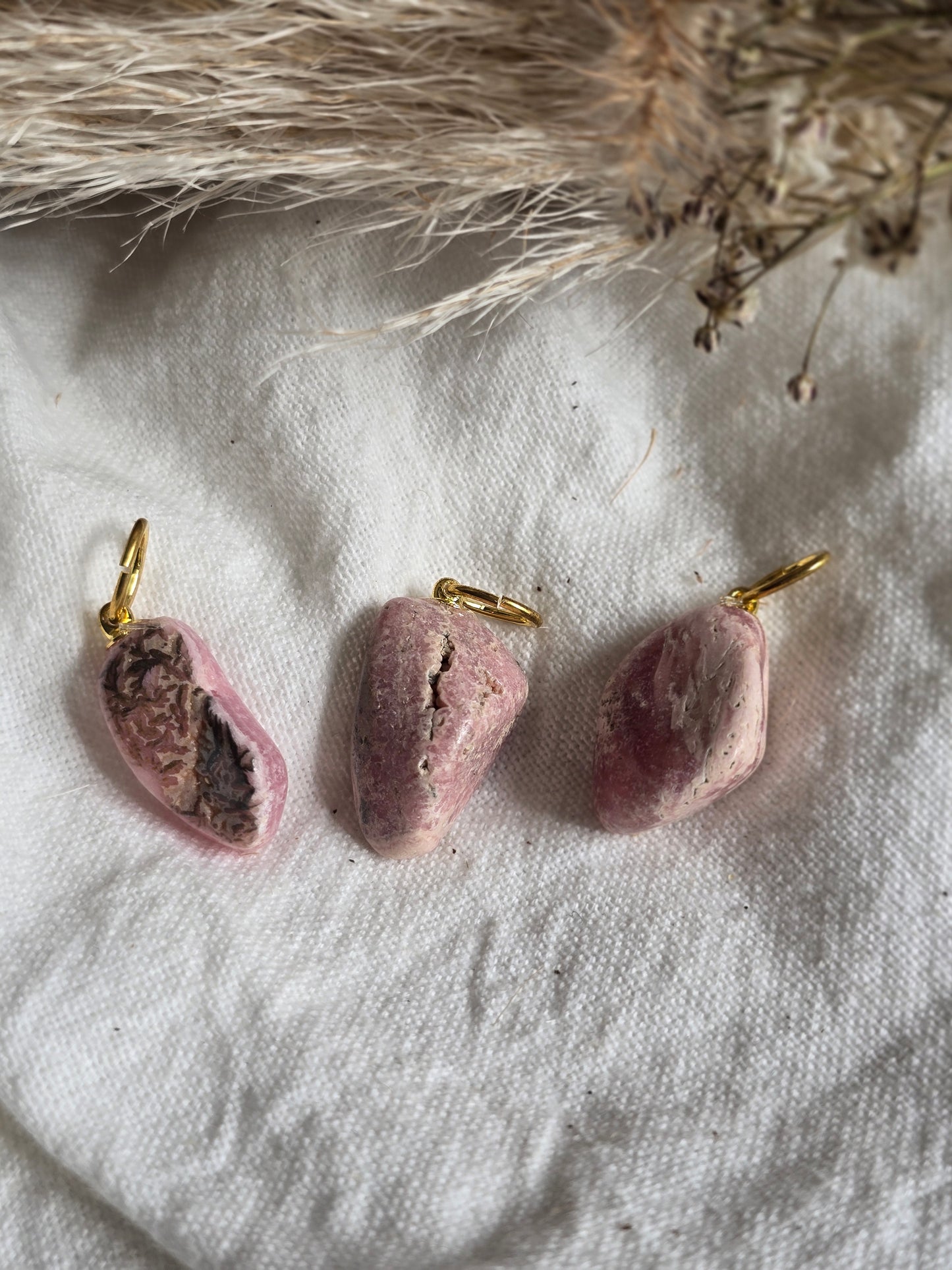 Rhodonite - pendentif couleur or