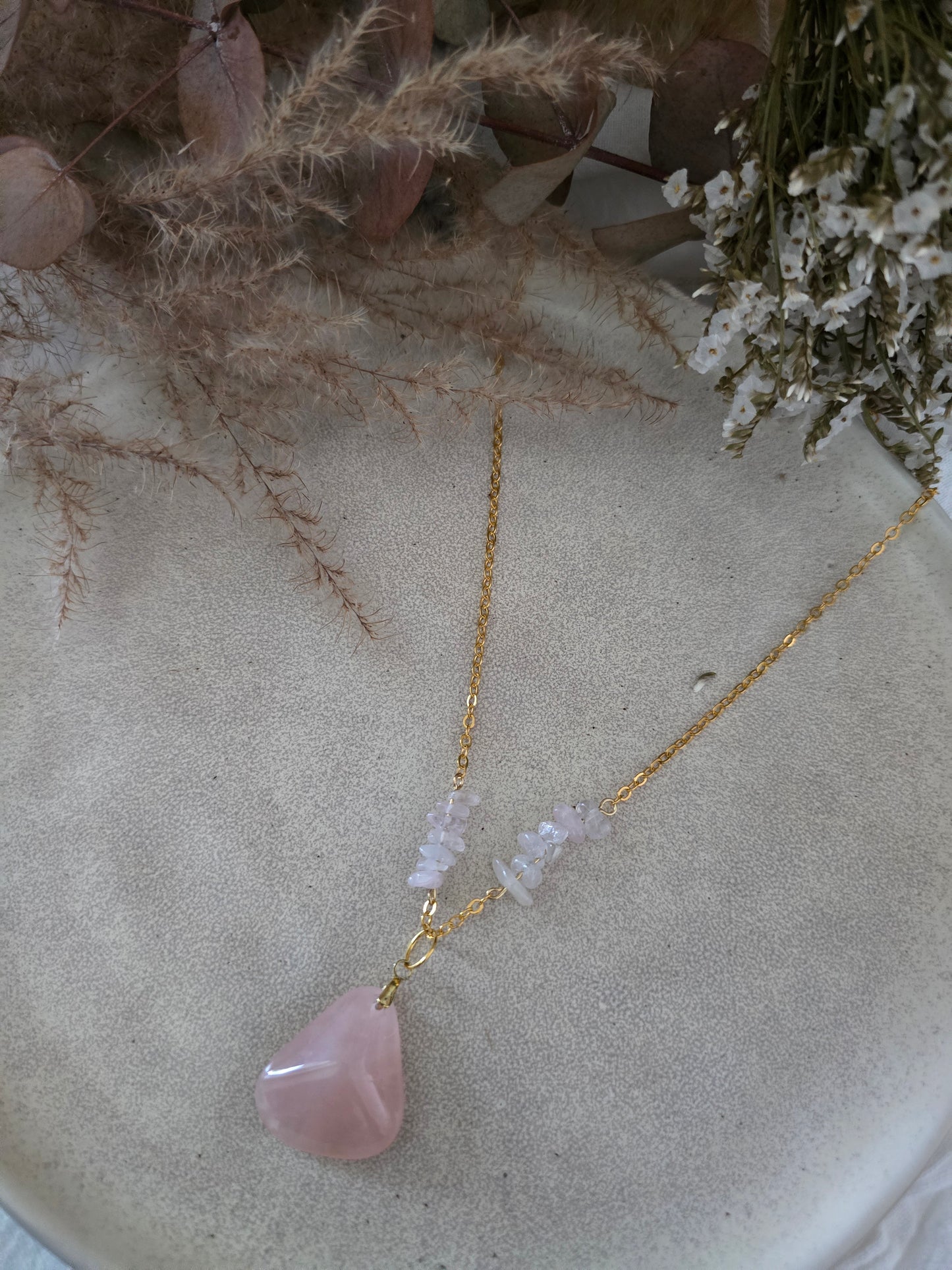 Collier pendentif "Séréna" Quartz Rose & chaine fantaisie dorée